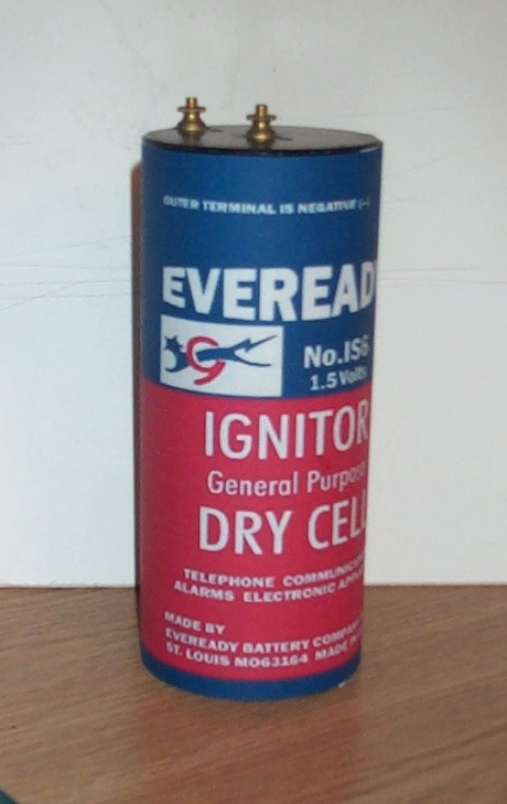 New Eveready Energizer industrial ignition battery with label wrapper from old style Energizer